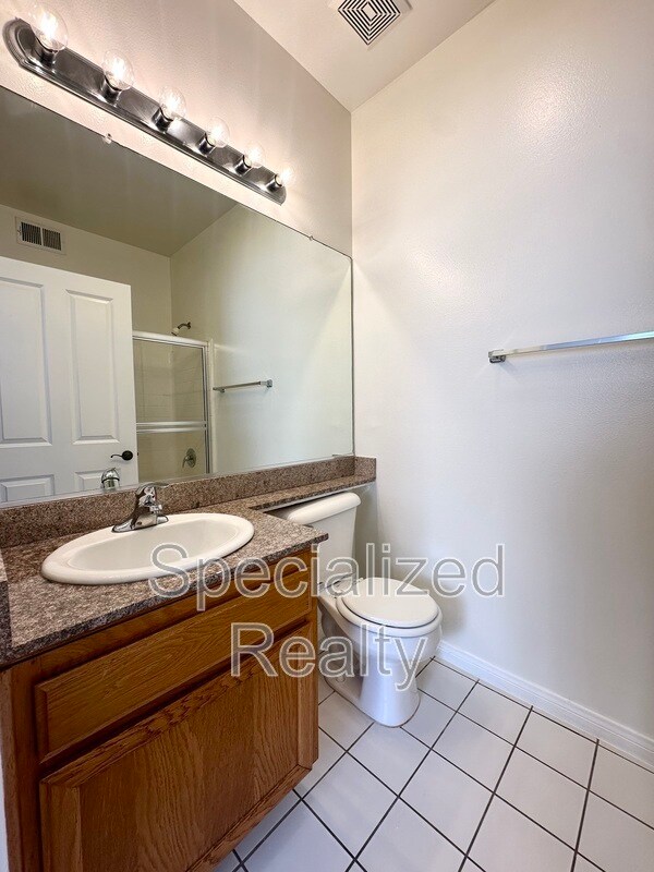Building Photo - 5716 Whitsett Ave