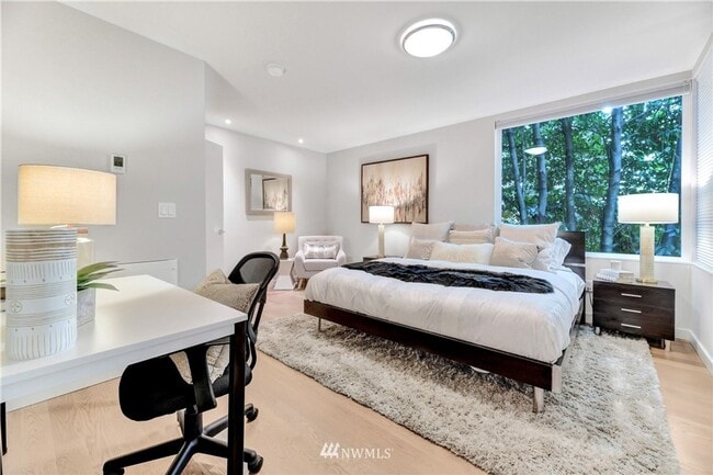 Building Photo - 2Bd/2Ba Seattle Townhouse