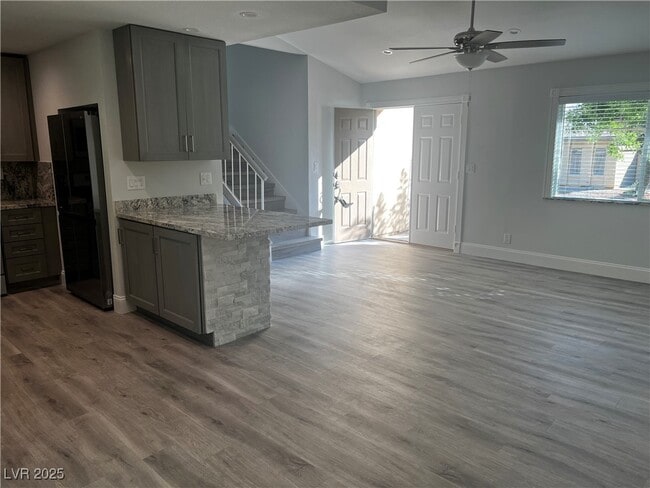 Building Photo - 524 Greenbriar Pl