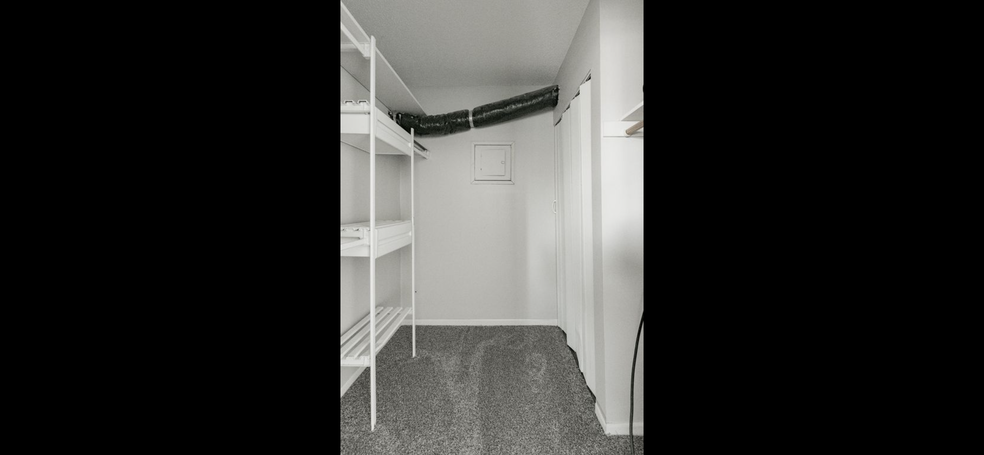 Building Photo - 6406 83rd Ct N