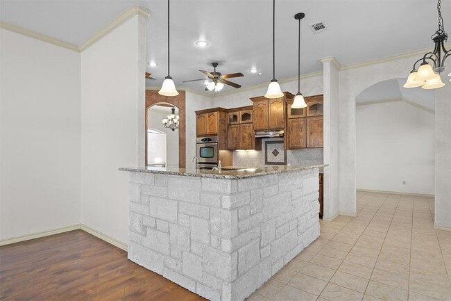 Building Photo - 209 Sarahs Ln