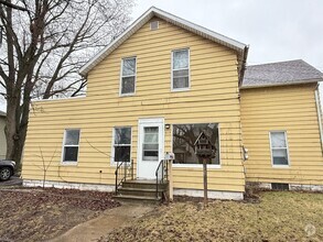 Building Photo - 843 Bennett St