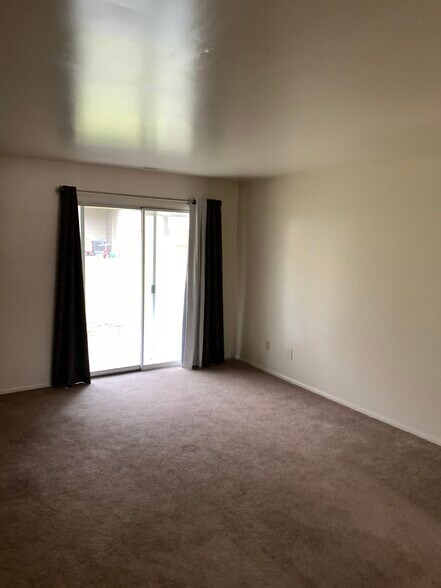 Building Photo - 106 Eckhart Ave