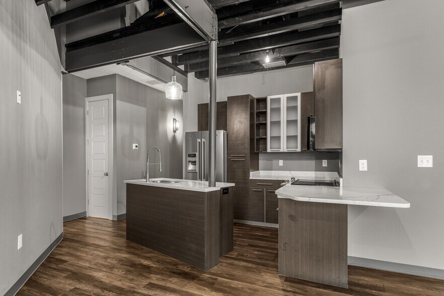 Building Photo - 901 9th St