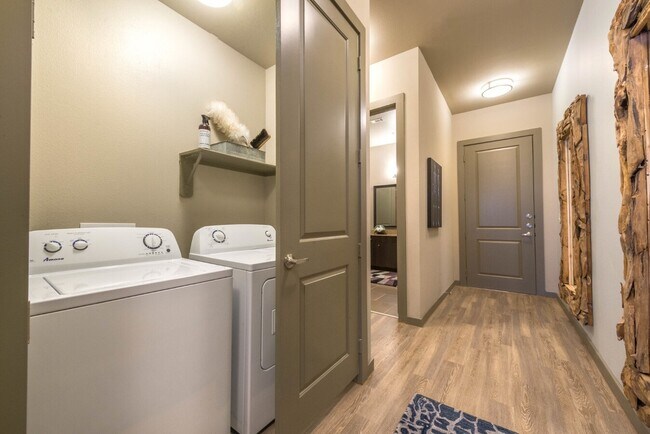 Building Photo - Modern Design Meets Everyday Luxury