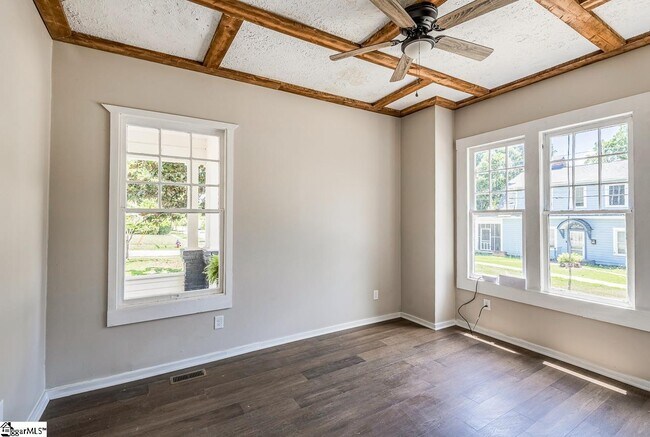 Building Photo - 536 Peronneau St