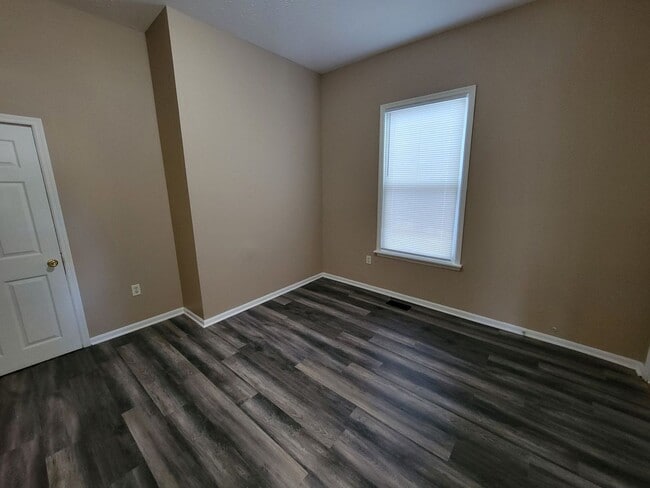 Building Photo - 1609 Manchester Ave 2BR/1BA (Middletown)