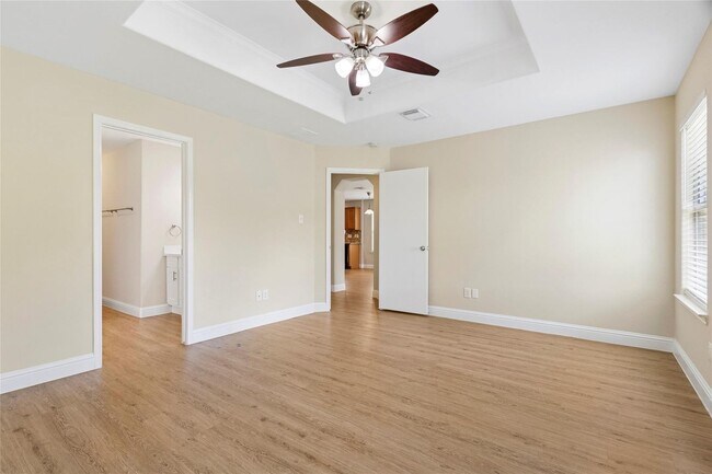 Building Photo - 8907 Grand Villa Ln
