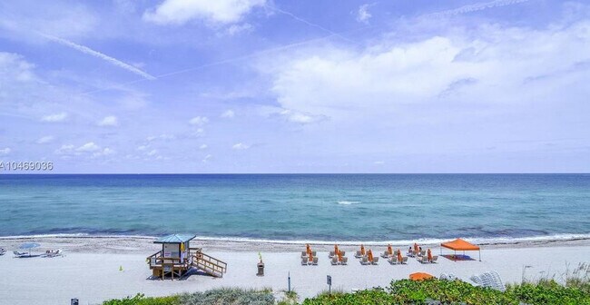 Building Photo - 16275 Collins Ave