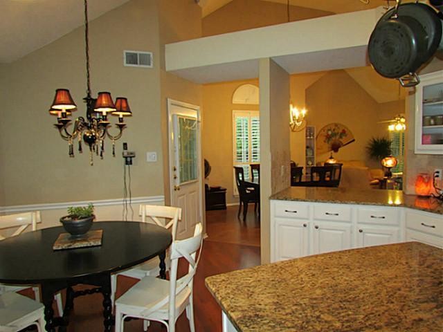 Building Photo - 1215 Spring Creek Dr