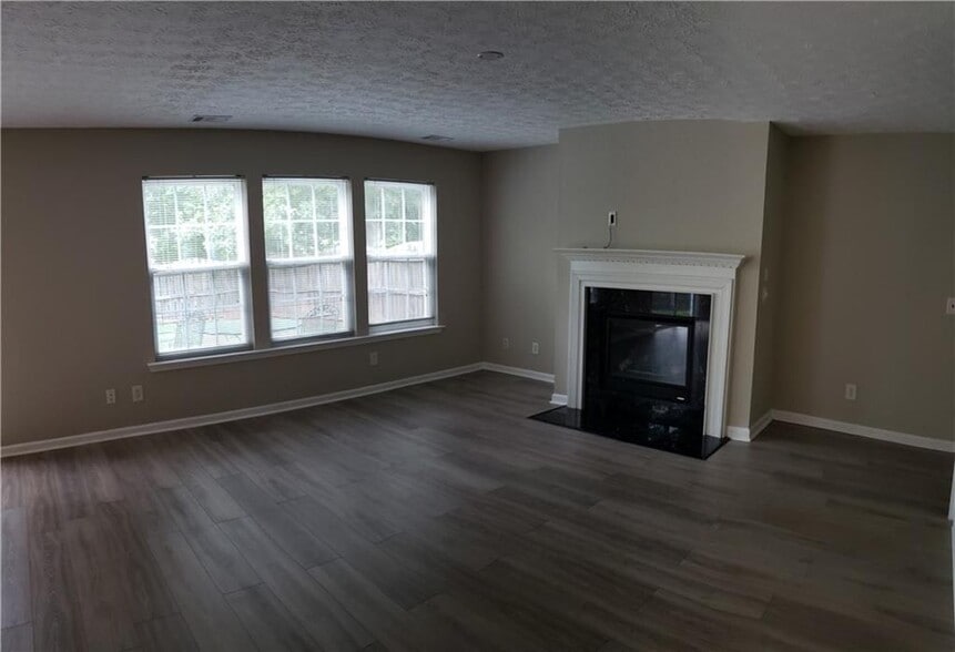 Building Photo - 204 Wild Flower Ln