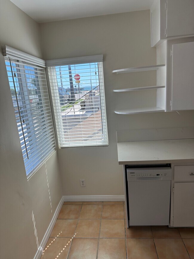 Building Photo - 109A 8th St