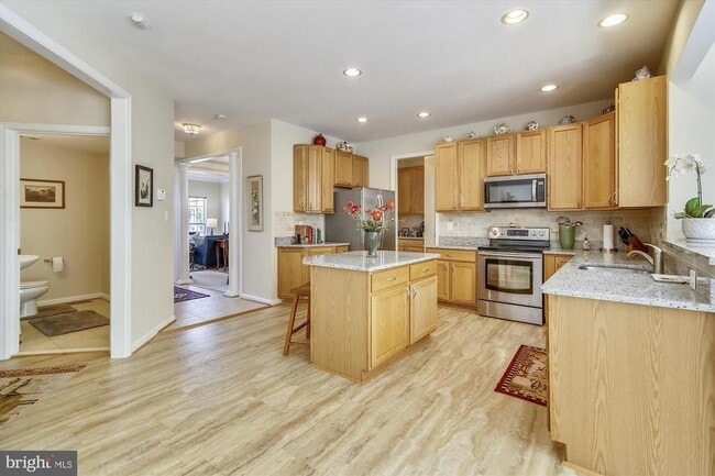 Building Photo - 350 Tannery Dr