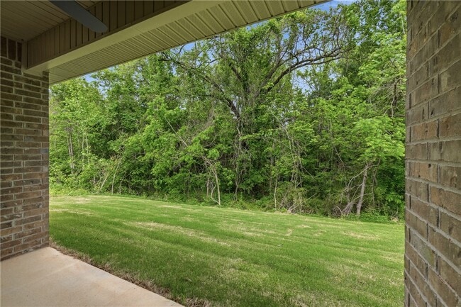 Building Photo - 1315 Valley Dr