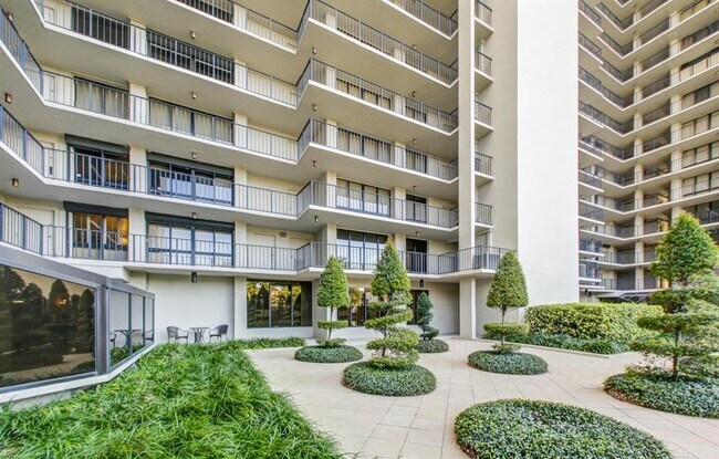 Building Photo - 3301 Bayshore Blvd