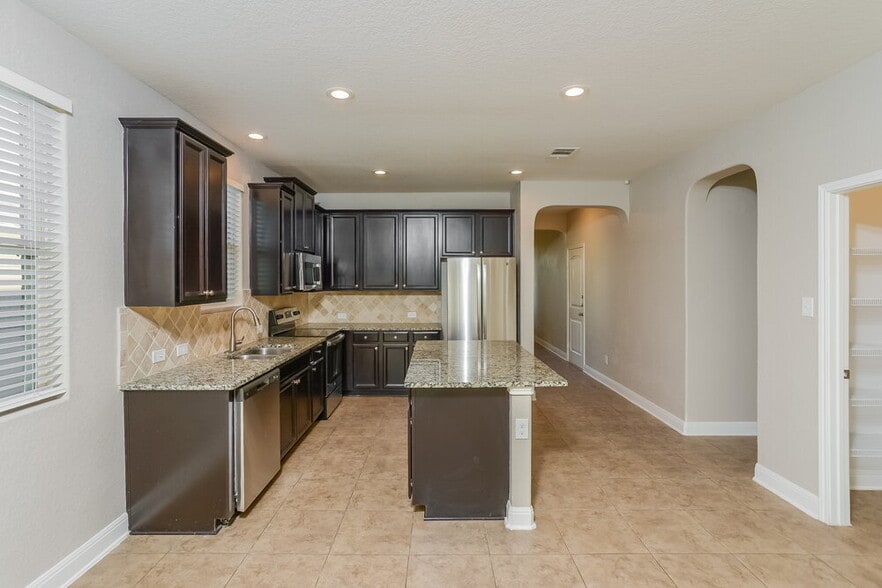 Building Photo - 11328 Silver Rose