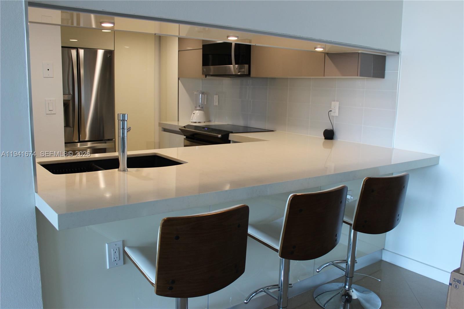 Building Photo - 650 West Ave