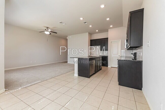 Building Photo - 1120 Salem Dr