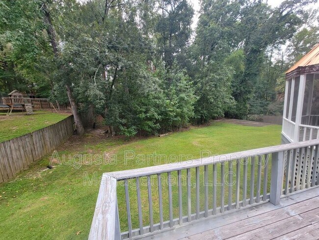 Building Photo - 650 Woodstone Way