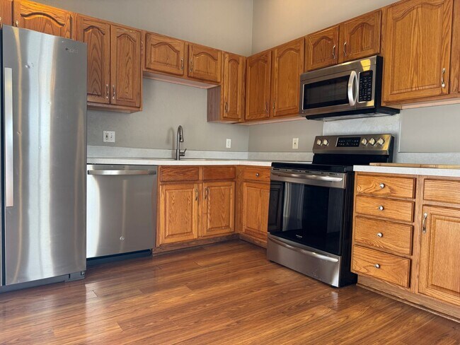 Building Photo - Omaha Rental Home Offering Modern Updates ...