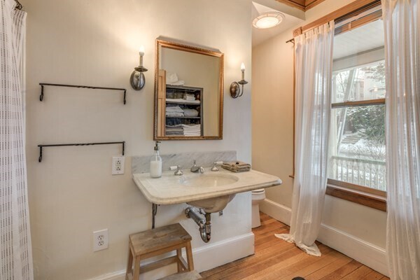 Building Photo - 23 Newtonville Ave