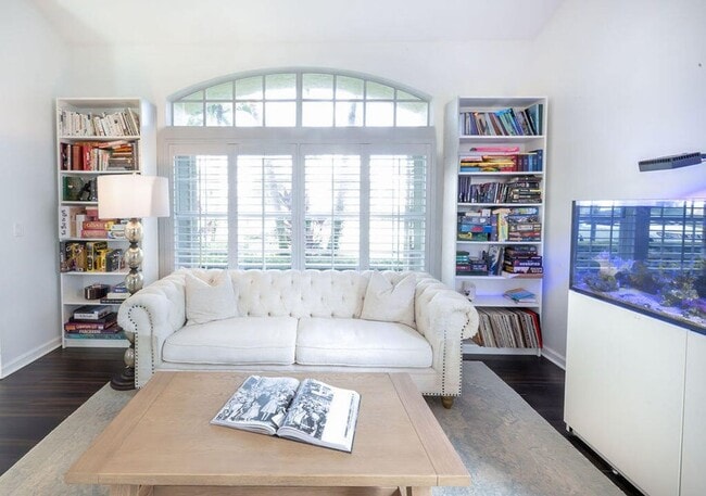 Building Photo - 18157 SE Fairview Cir