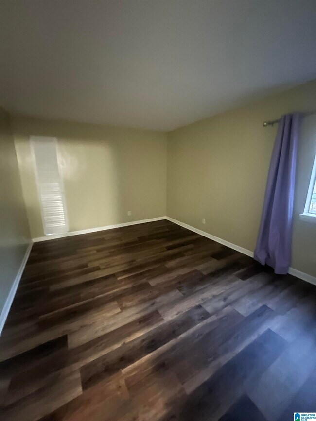 Building Photo - 3101 Lorna Rd