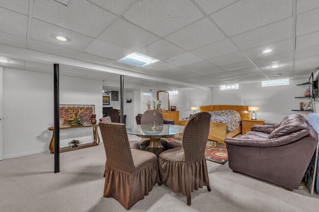 Building Photo - 5555 Patterson Dr
