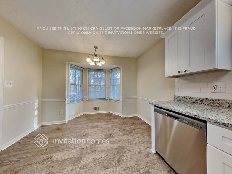 Building Photo - 4258 Castlegate Dr