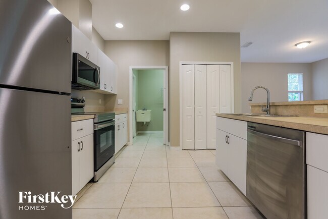 Building Photo - 2786 Trilby Ave