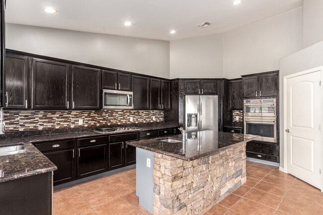 Building Photo - 10335 N Tall Cotton Dr