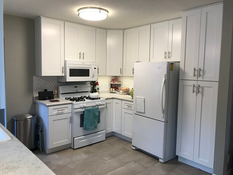 Building Photo - 12417 W Honey Ln