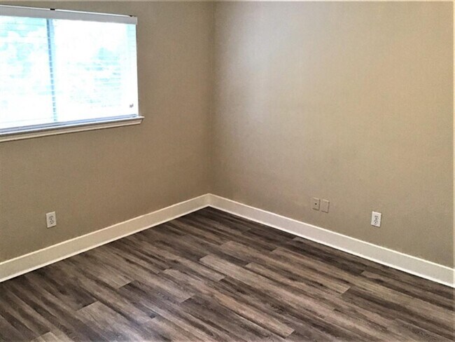 Building Photo - 5122 Summit Lodge Dr