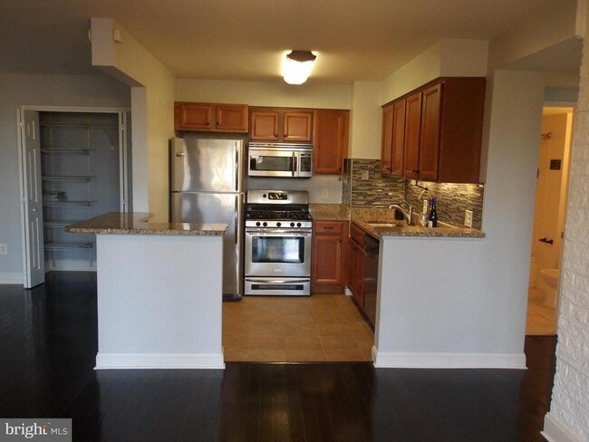 Building Photo - 8 S Van Dorn St