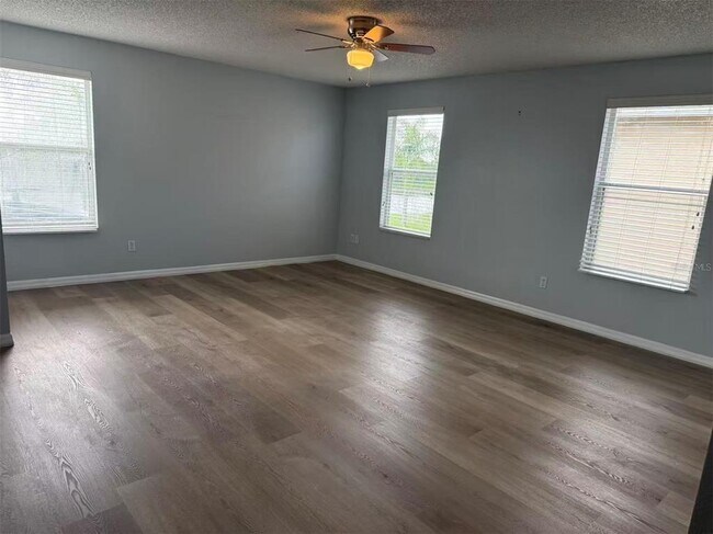 Building Photo - 842 Horseshoe Falls Dr