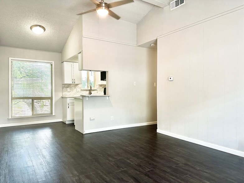 Interior Photo - Zilker Place