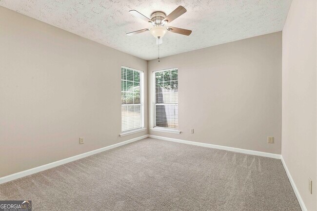 Building Photo - 518 Longwood Ln