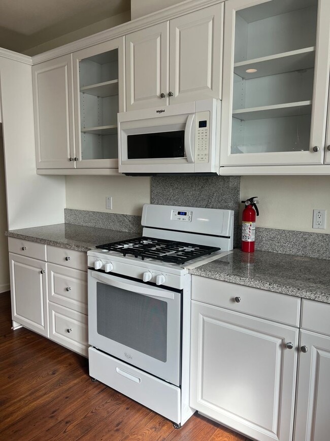 Building Photo - *Move In Special - $200 Off First Months Rent! 3 Bedroom Plus Bonus Room Single Family Home For R...