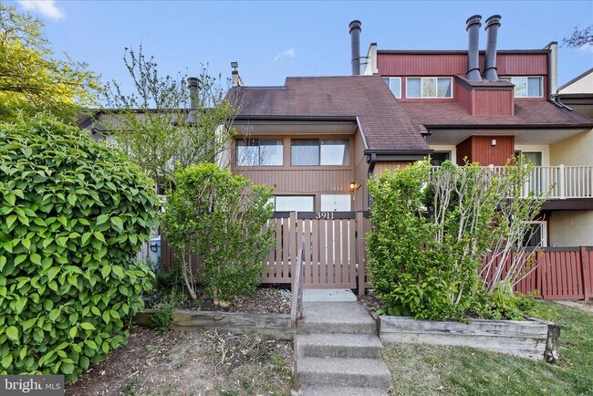 Building Photo - 3911 Woodhue Pl