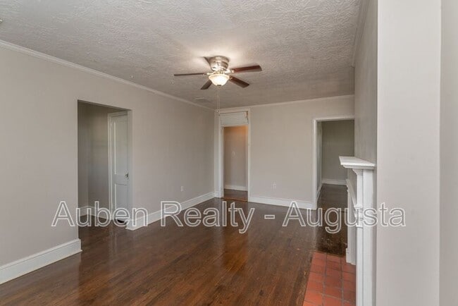 Building Photo - 2207 Montclair St