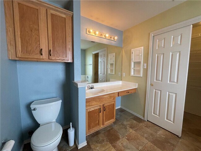 Building Photo - 5206 Hartson