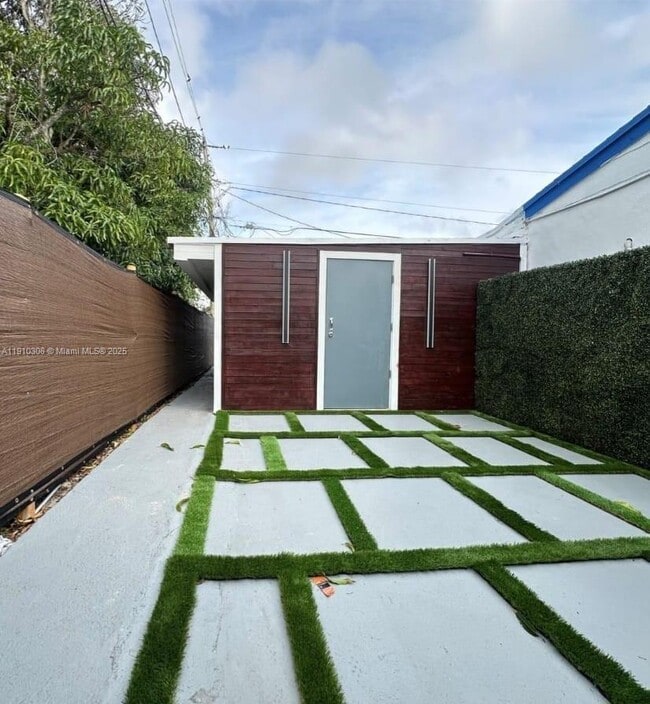 Building Photo - 2115 NW 185th St