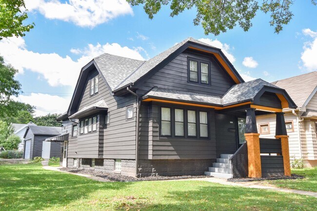 Building Photo - 4831 N 70th St