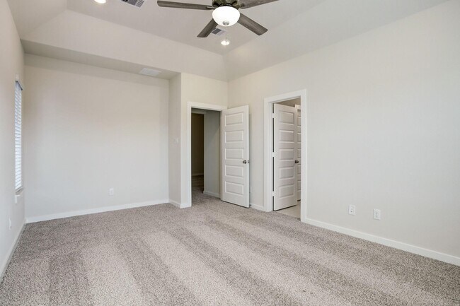 Building Photo - 629 Seabreeze Dr