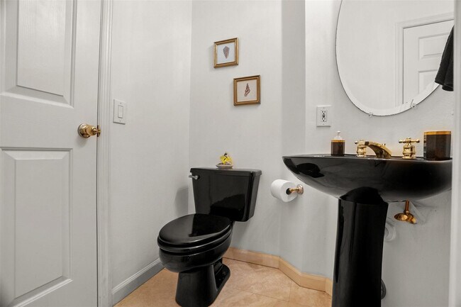 Building Photo - 1012 SW 156th Ave