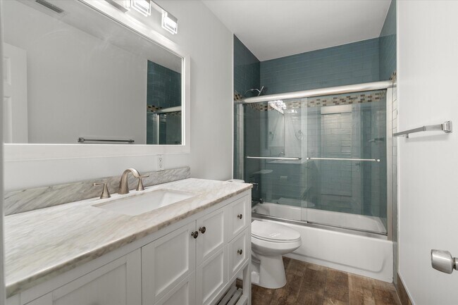 Building Photo - 1202 Palm Trail