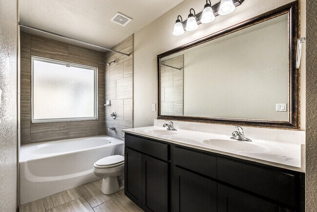 Building Photo - Home For Rent