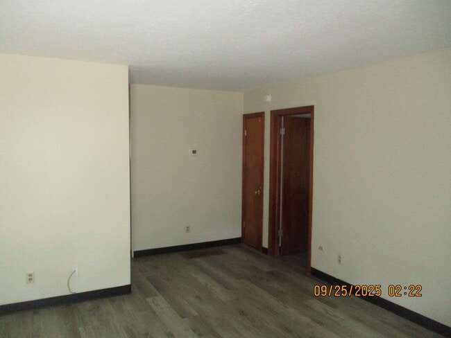 Building Photo - 1516 N Davis St