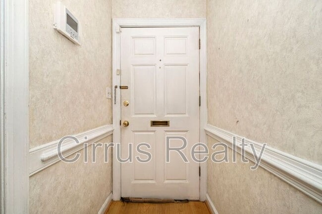 Building Photo - 9 Towne Square Dr