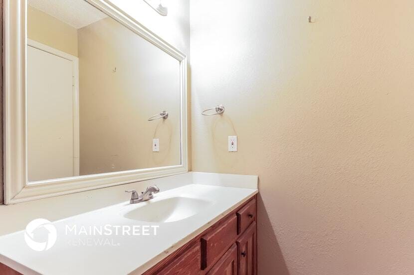 Building Photo - 5903 Cameron Dr